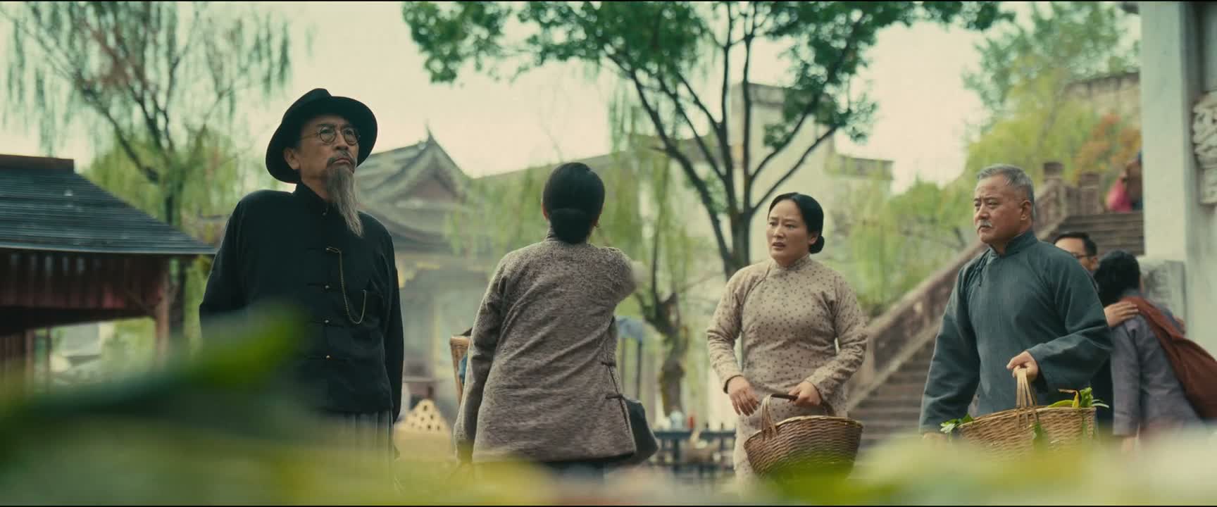 保护的是你们这些人 你们才是汉奸