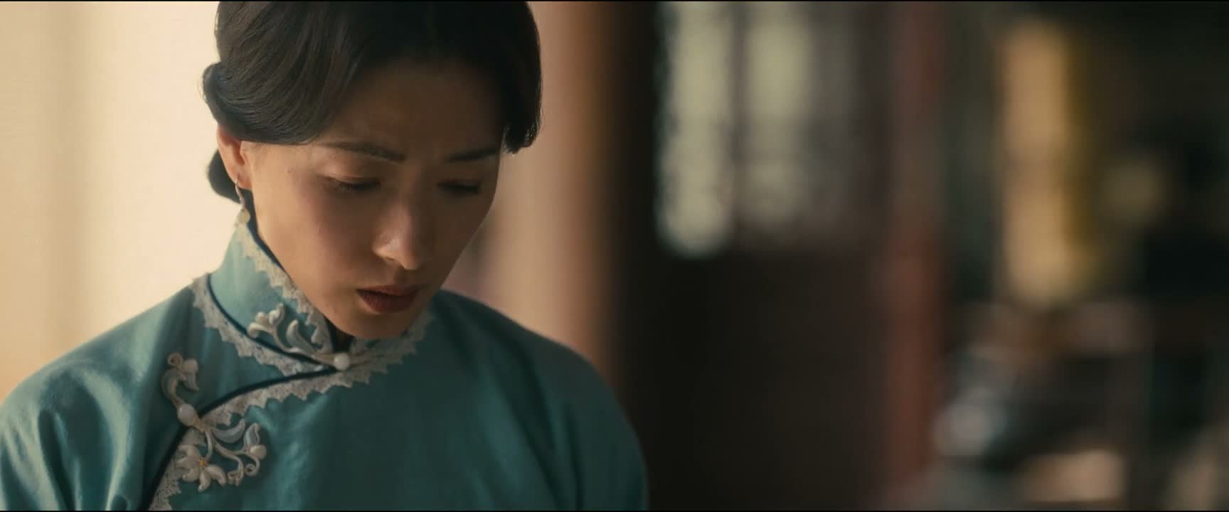 他把是非和所有的问题 都推给小报记者