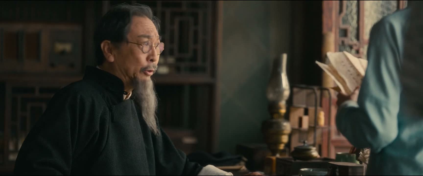 他就应该出来作证