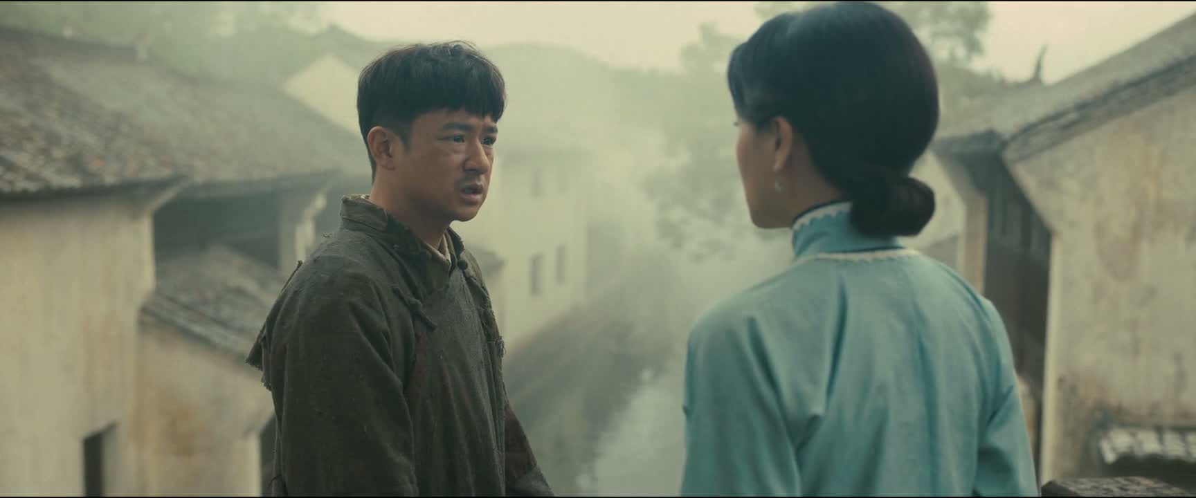 他拿枪顶着我的头