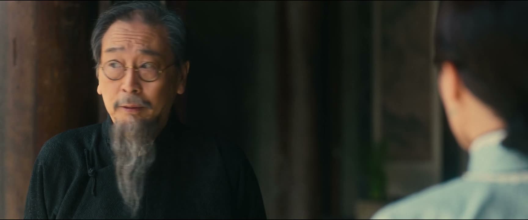 一声不响地跑去逃难