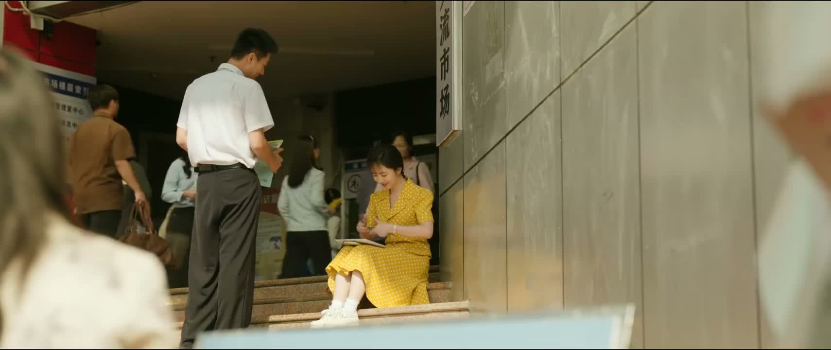 在家靠父母 出门靠朋友嘛