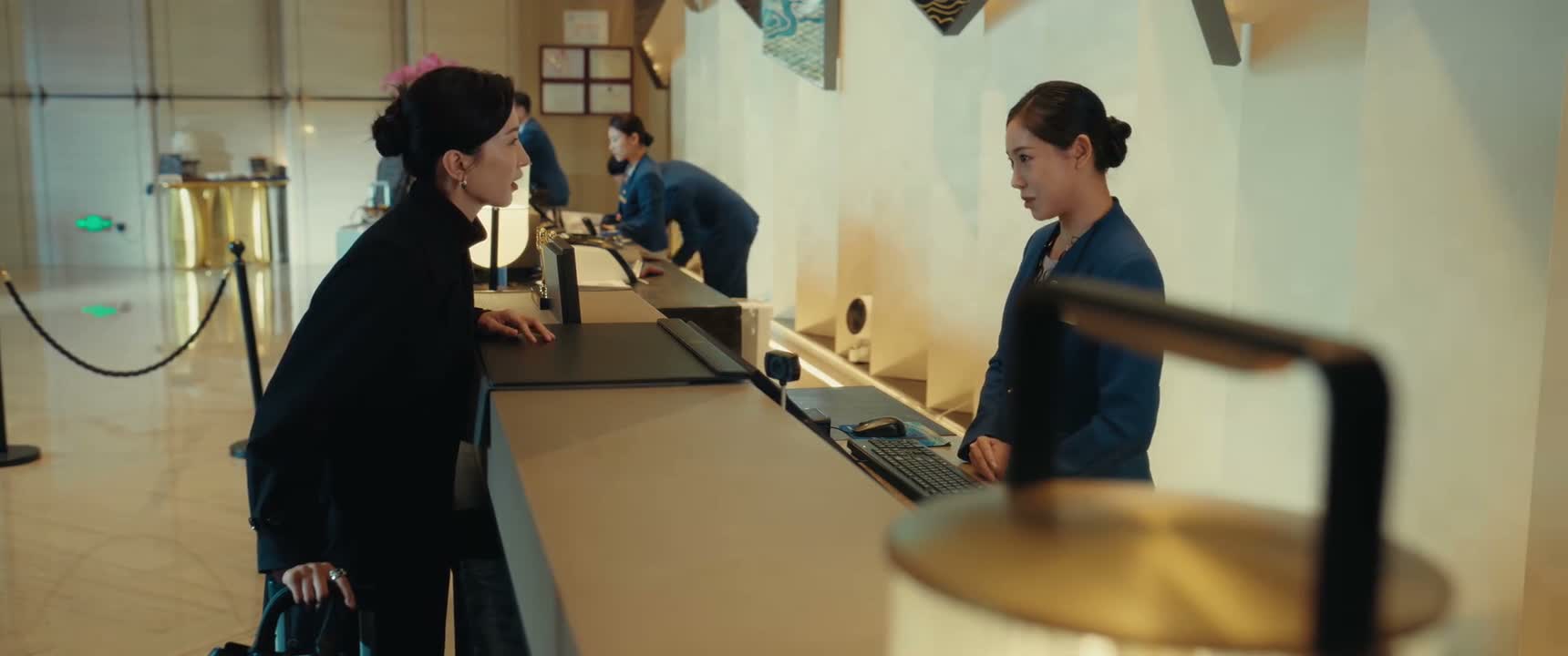 对不起 对 我现在在出差