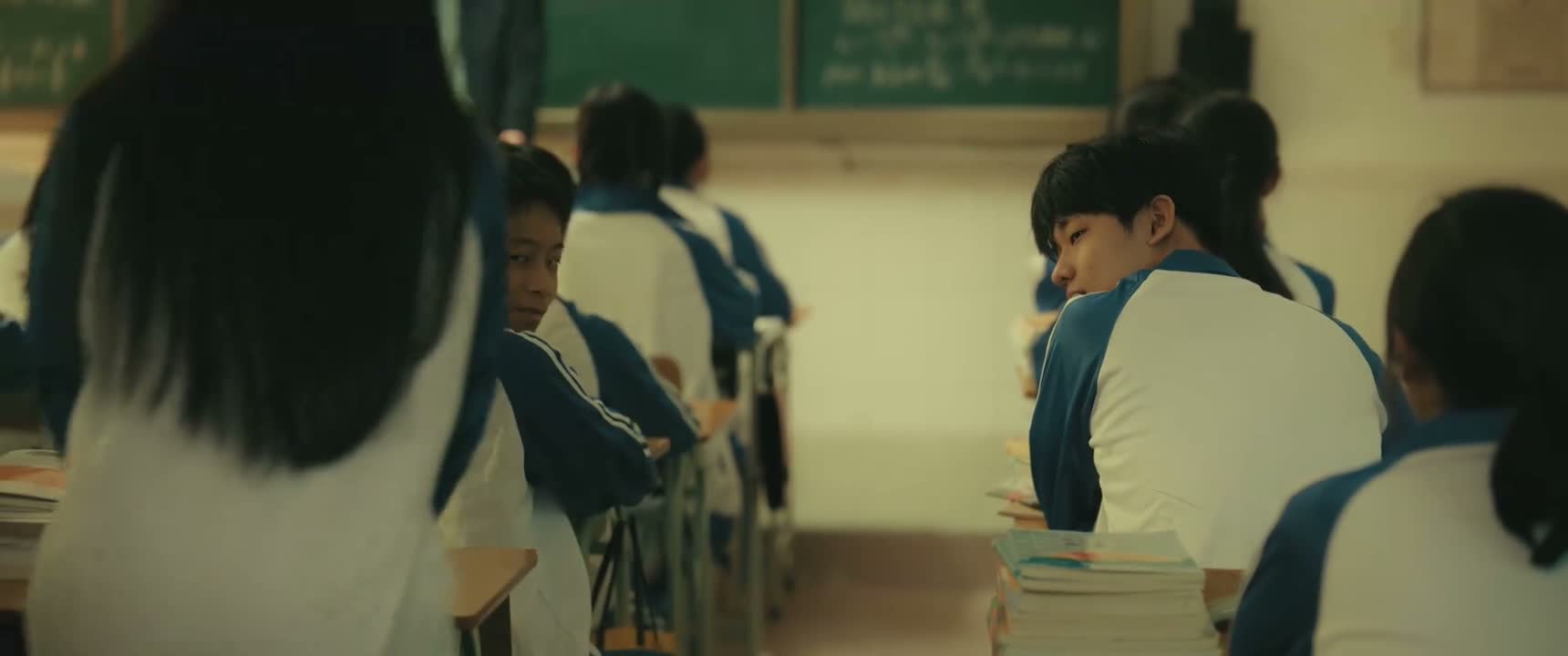 跟鬼打墙似的 你还真是以为学习好啊