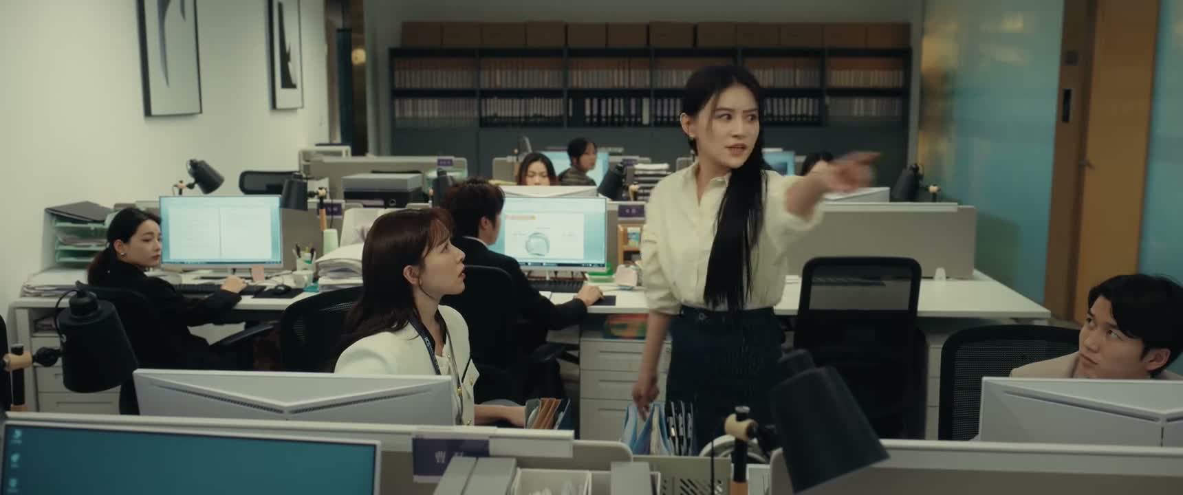 你是不是以为所有人都不知道 你不就是靠睡