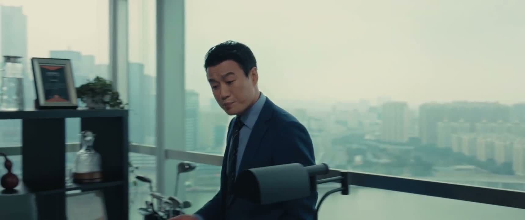 我要是不把她裁了 那别人闹起来怎么办啊