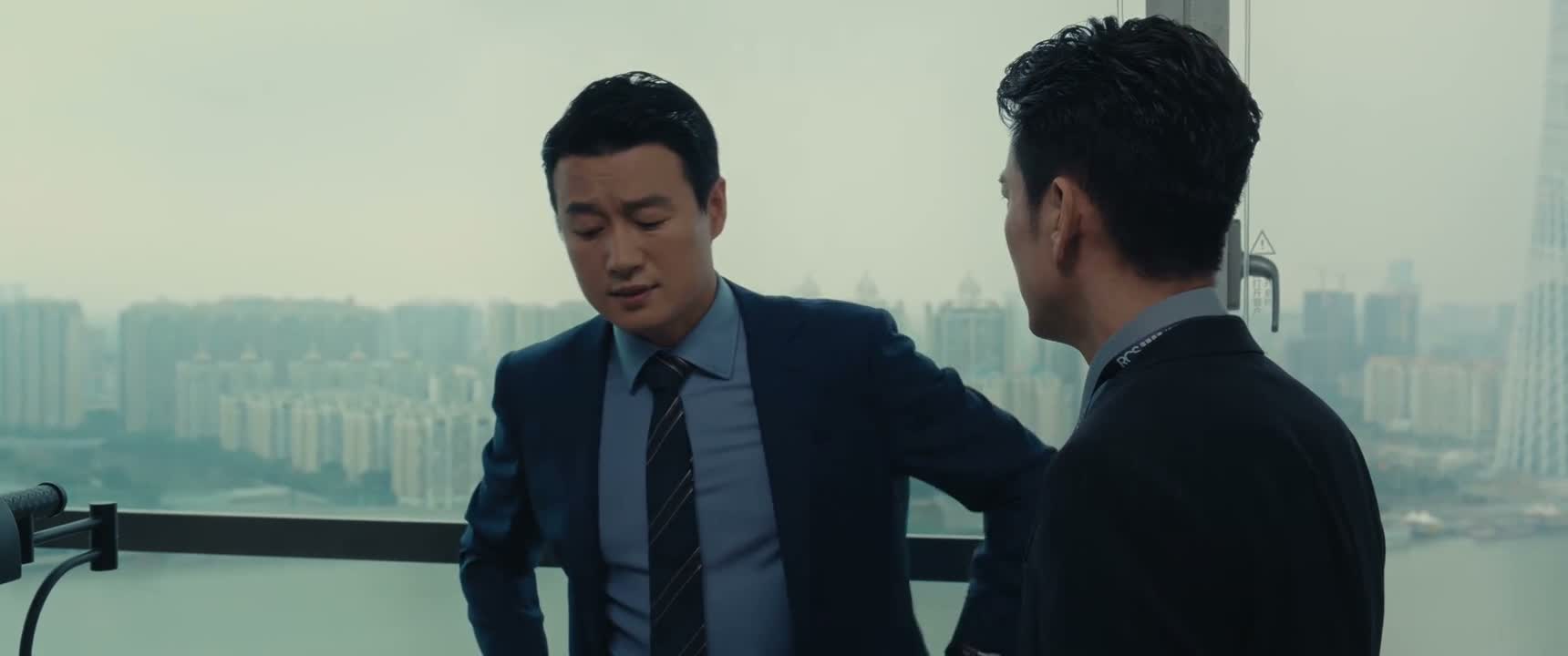 我在柯瑞娜给她找了个位置
