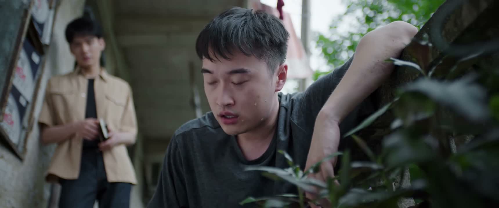 可能是撞在哪儿了吧