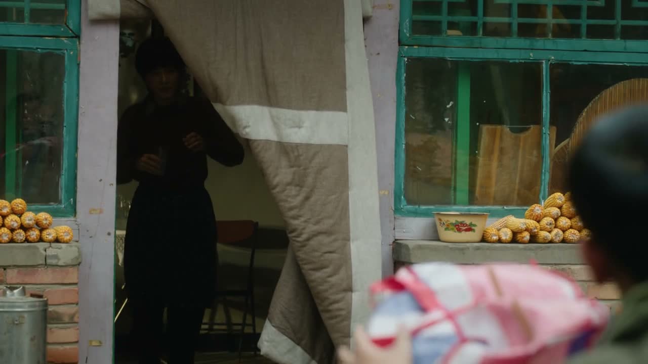 他是真惦记你娘儿俩呀