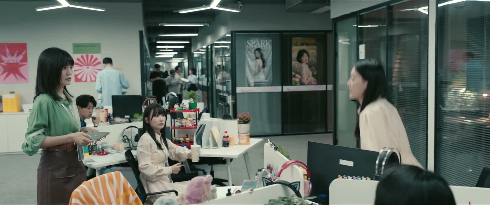 她没请假 微信也不回