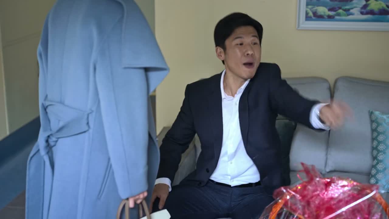 所以你妈 嫌弃他一辈子嘛