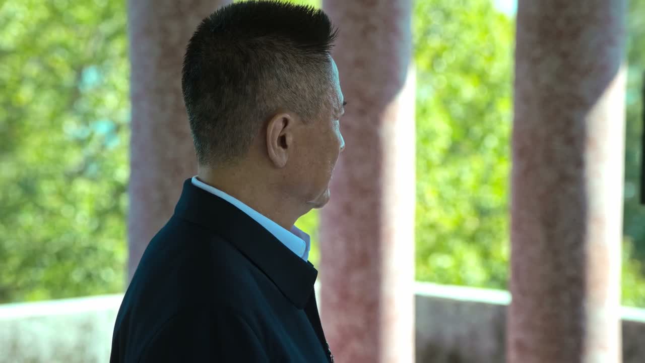 许多领导干部 可以严于律己