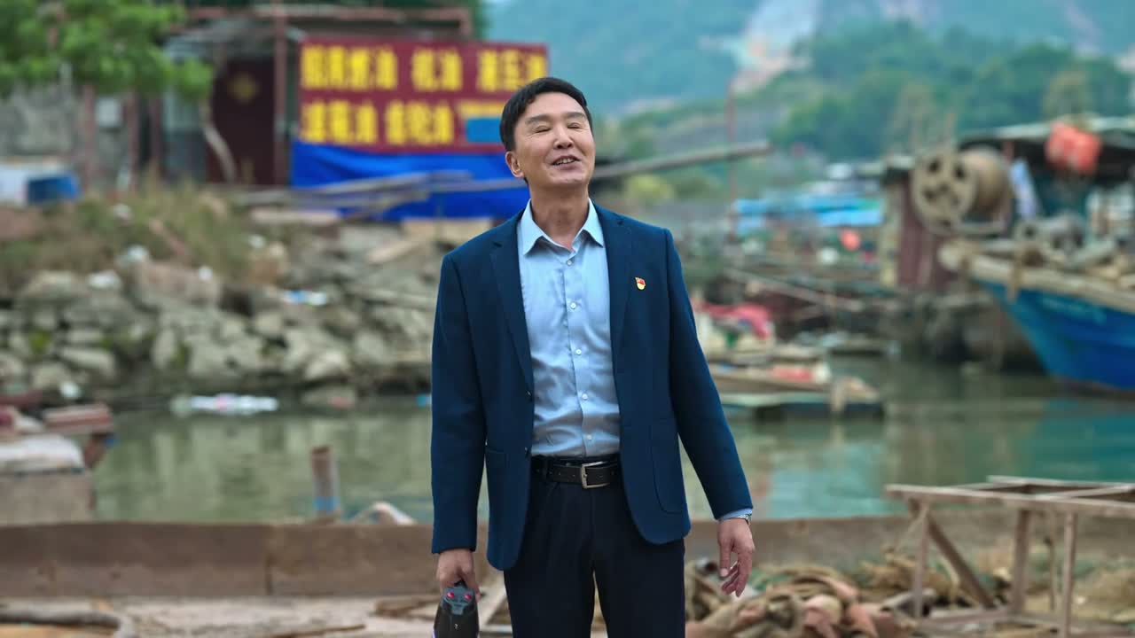 只能干聊了