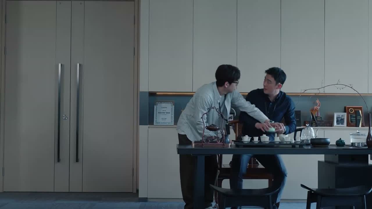 你干嘛 不是让你倒茶