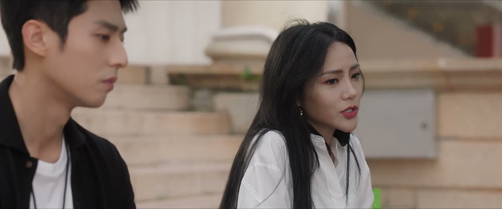 我直接把他揍进了医务室