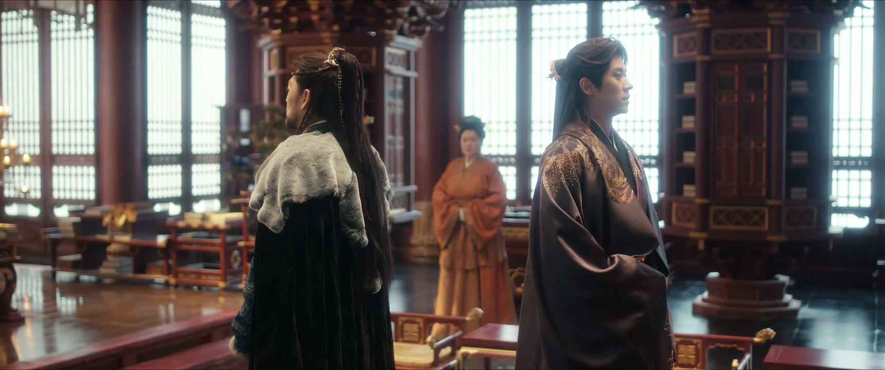 身边的人坏事做尽