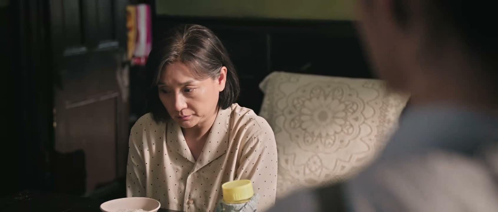 爸 给您带了点礼物