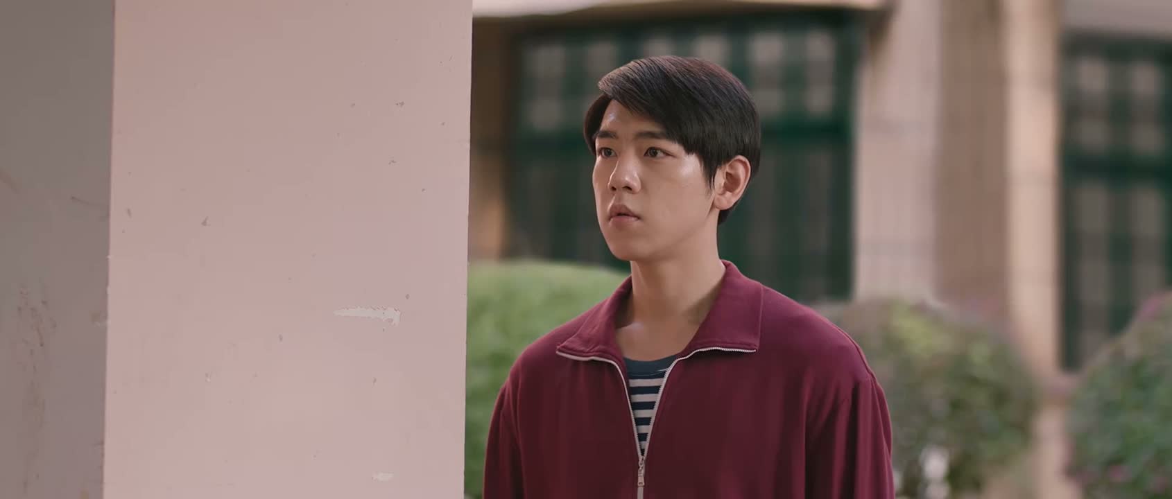 来了 师兄久等了 坐