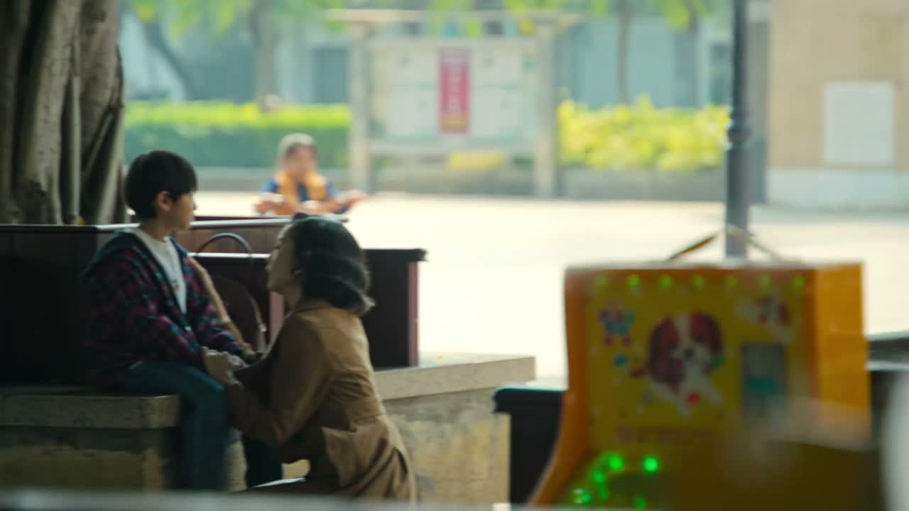 宝宝 你怎么了 不高兴啊