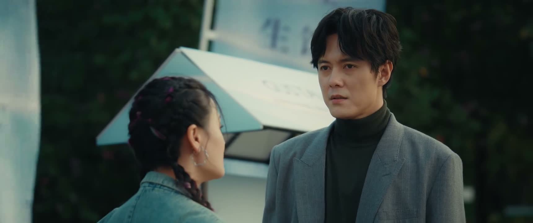 反正呢 他酒色财气五毒俱全 能活到今天