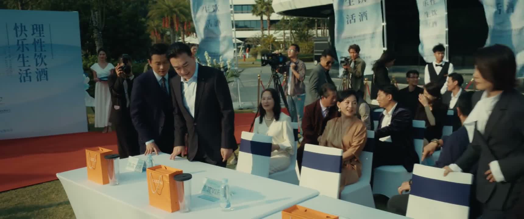 干这行的男销售 对付女人都有几把刷子