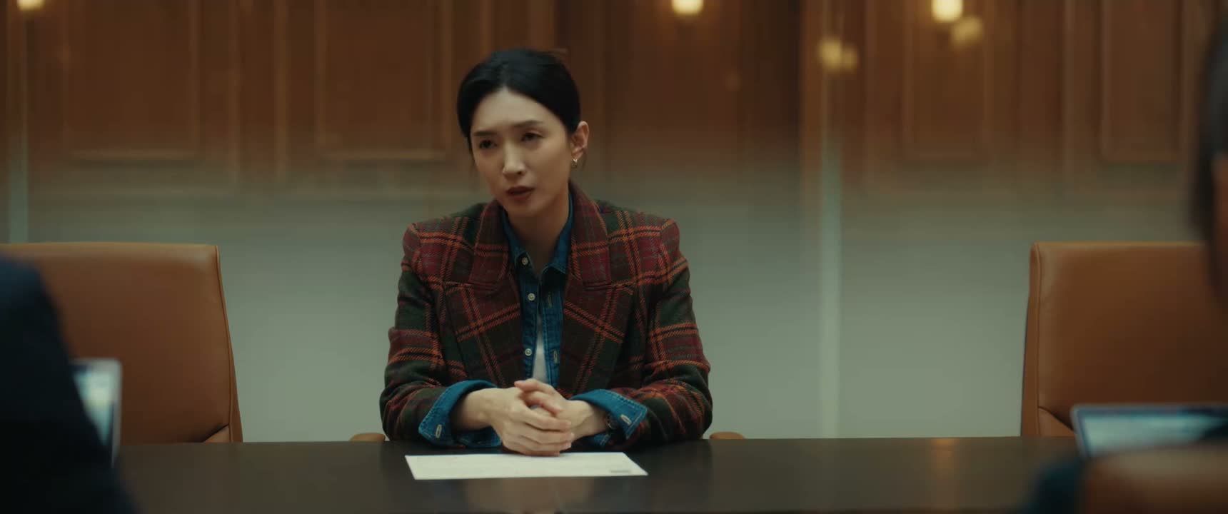 我怎么可能收过他礼呢 跟你联系的是