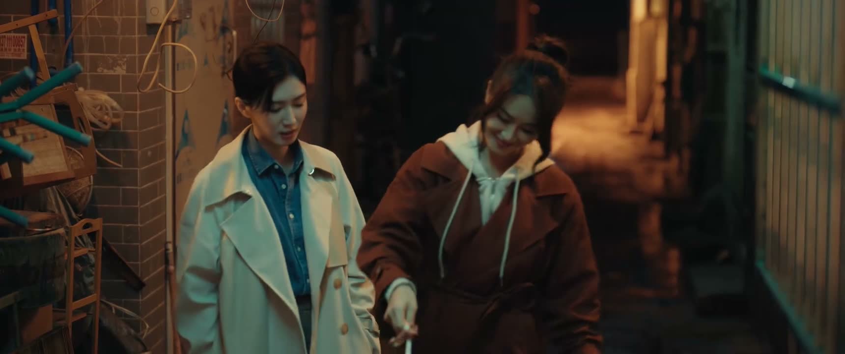 在公益慈善上出风头立人设