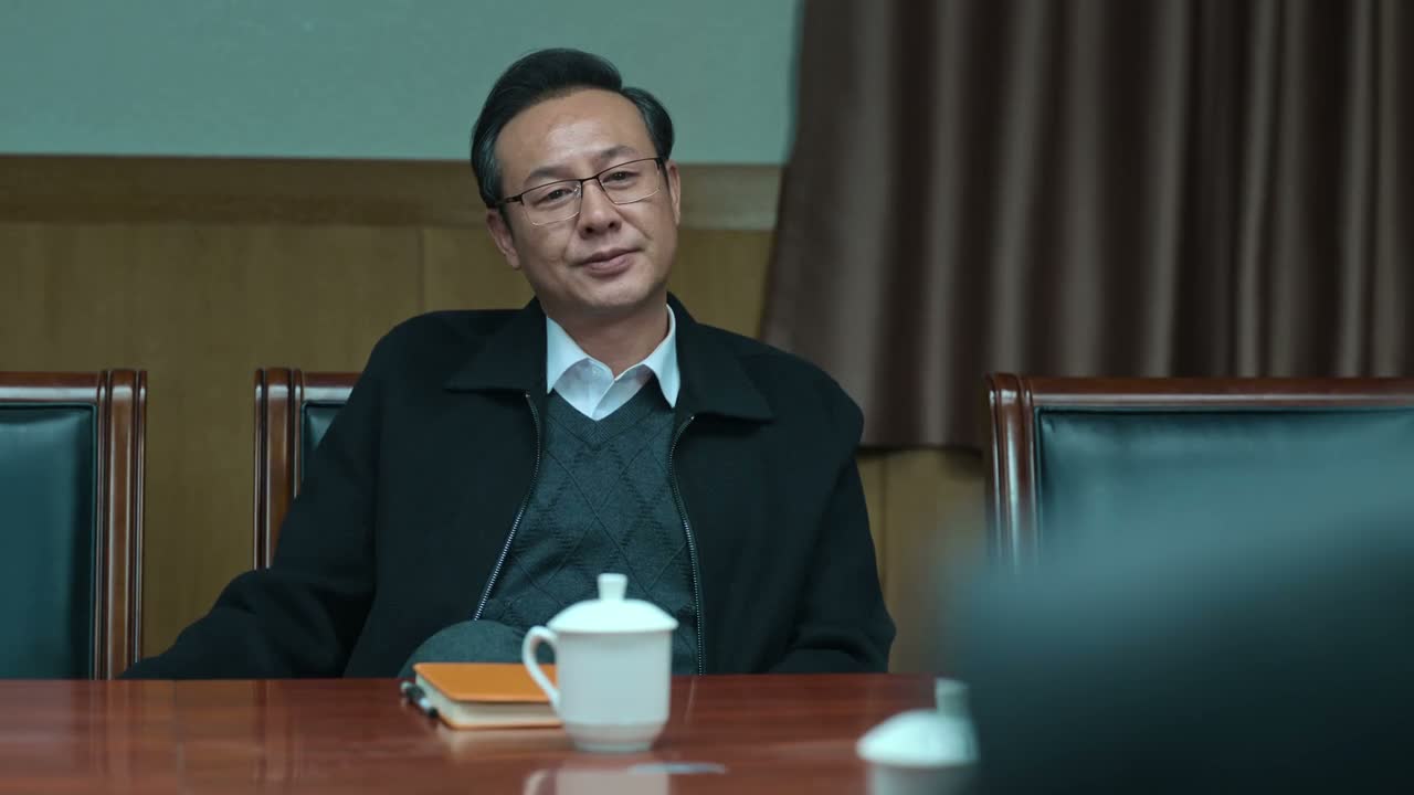 我叫人去香港打听了