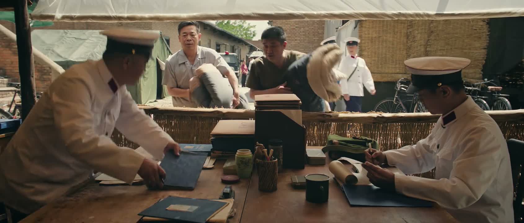 对 对 来 登记一下 被子给我