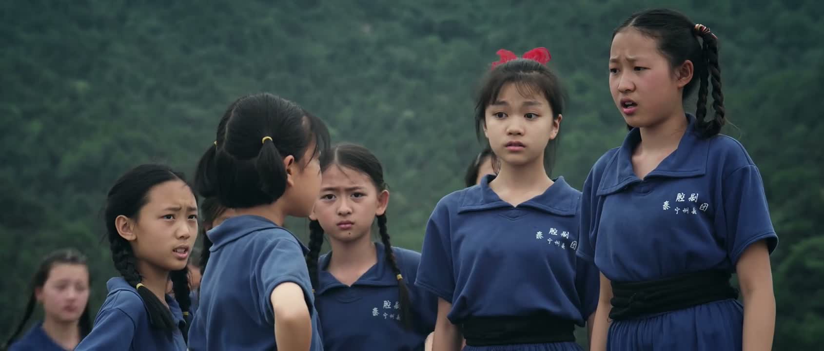 对呀 她在我旁边一直乱吼