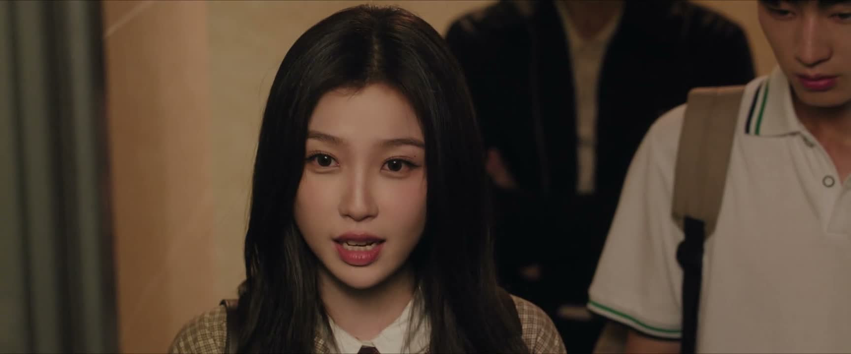 我们会在小区门口的咖啡厅等您