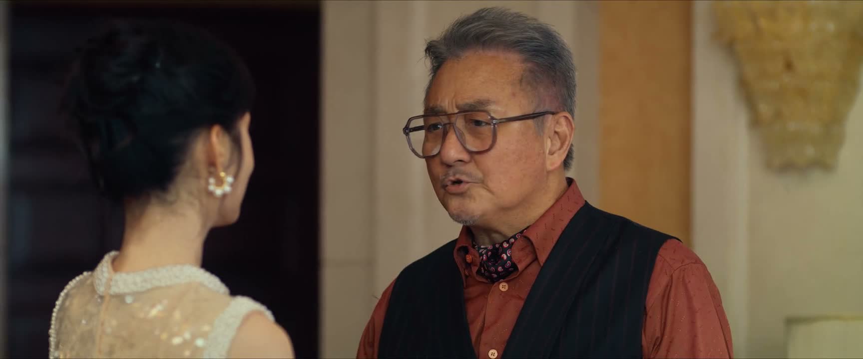 绝对不像一个 二十岁的人哪