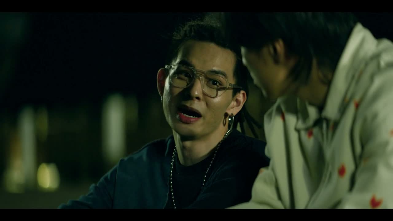 - 比较嘻哈 - 不是差不多？