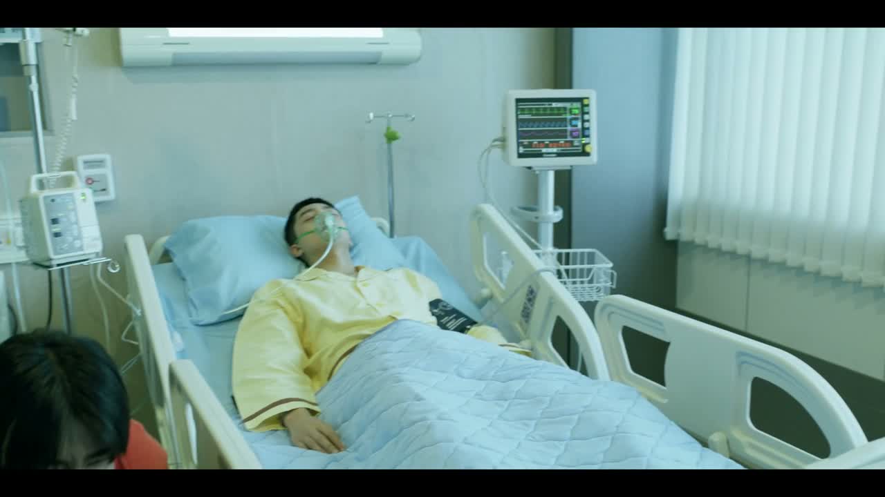 警方目前已经调阅了周遭的监视器