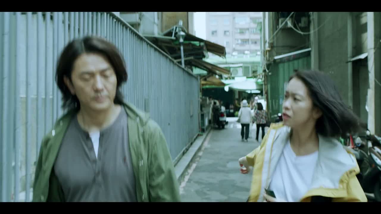 就放她走 她很可疑哎