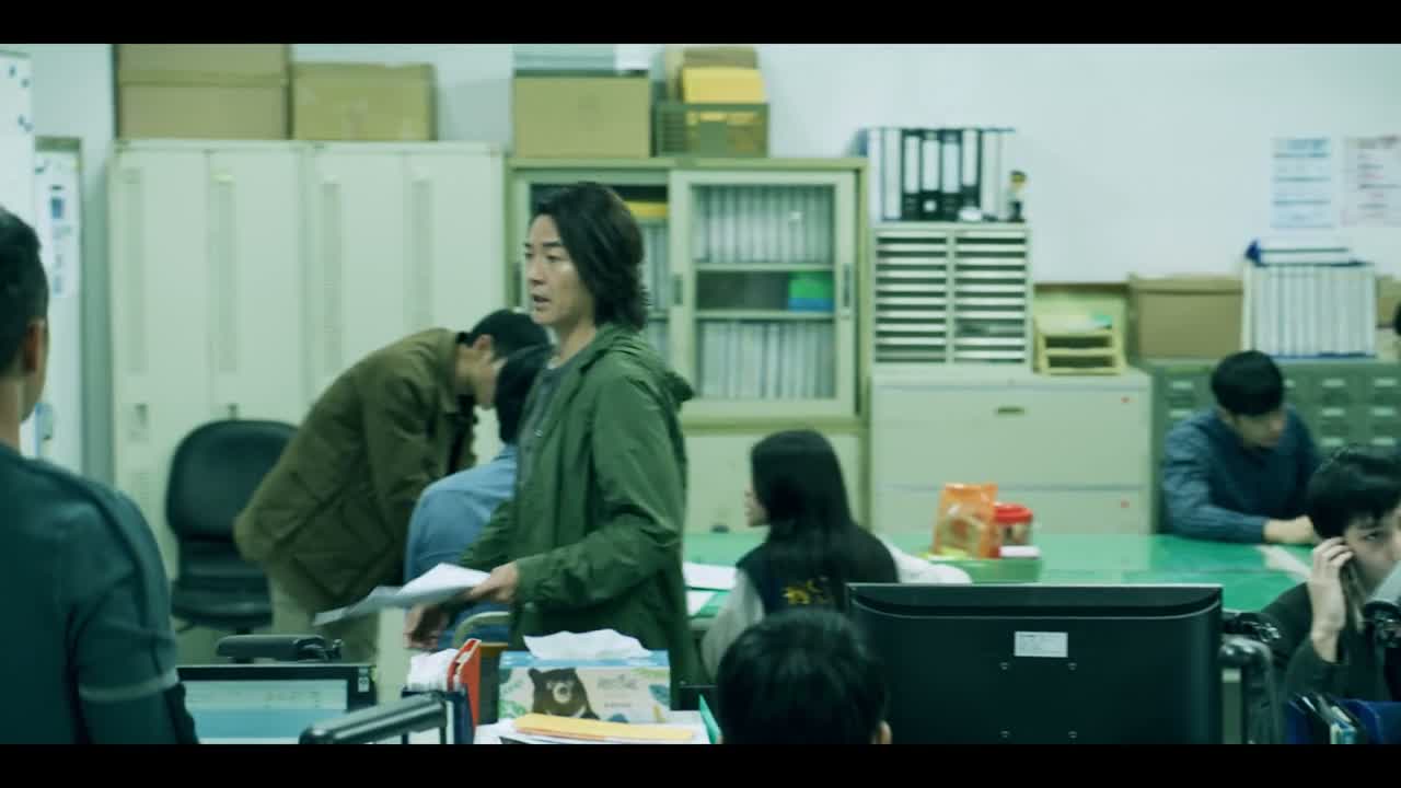 可以查看他的行车记录器