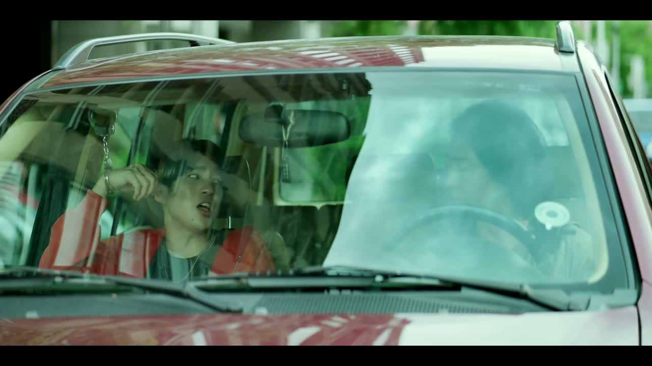 你当然想把我撞死啊