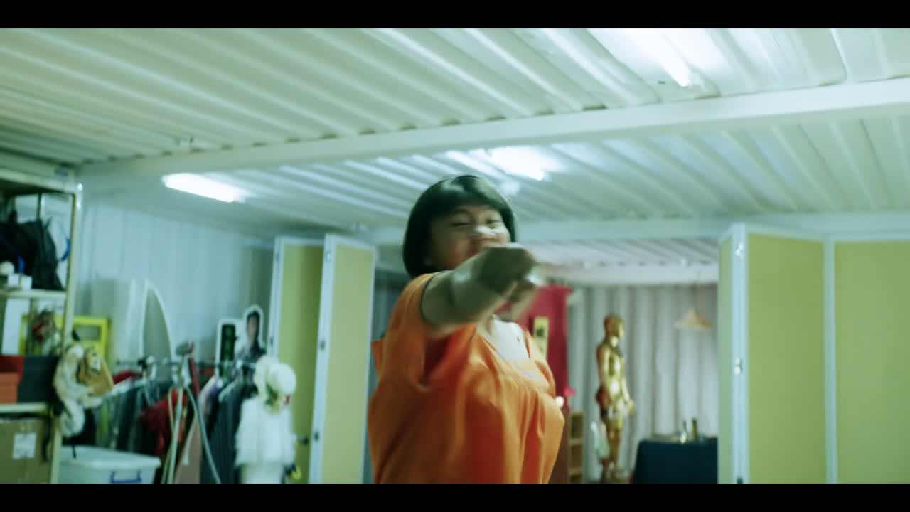 你男孩子进来做什么啦?