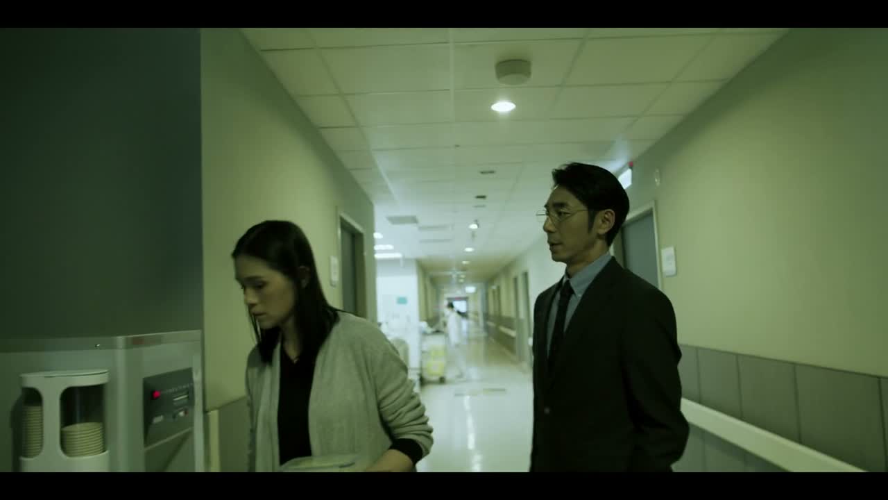 - 你是魏孟言的家属? - 对