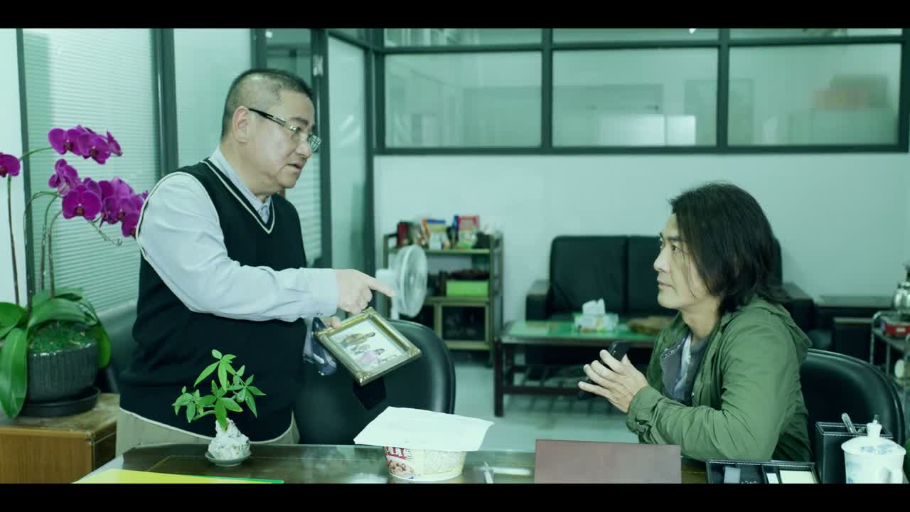 现在都住在手机里?