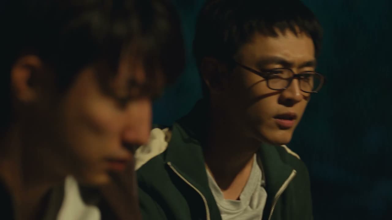 那他们这次回上海不单单是探亲