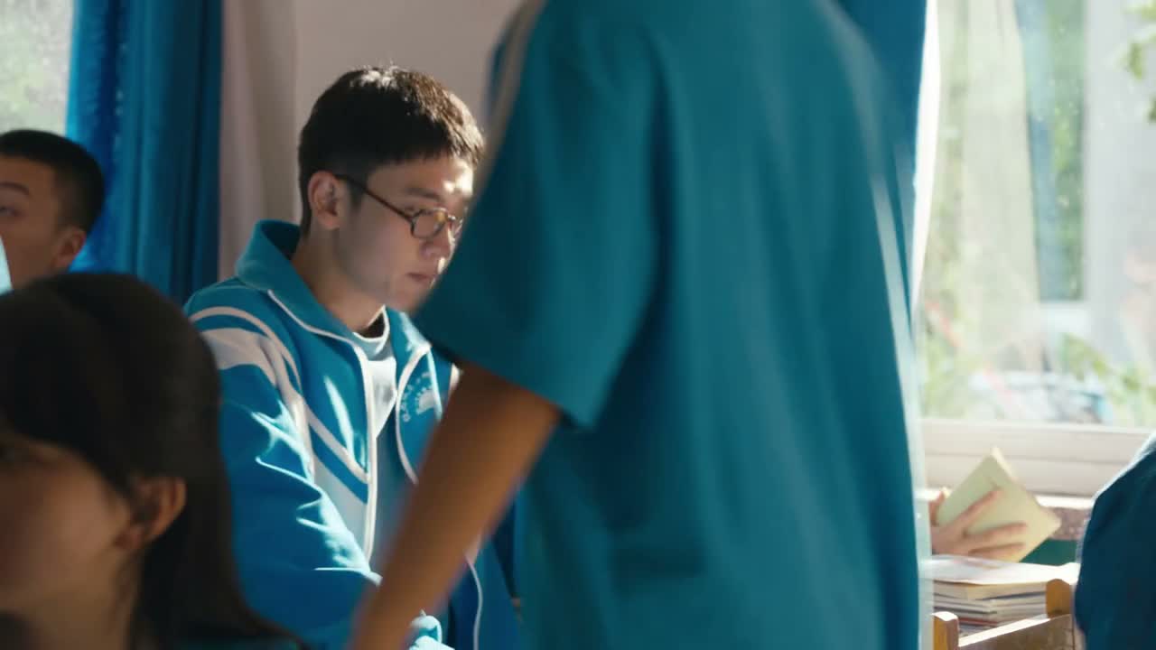 夏雷家的蜂王浆干倒了
