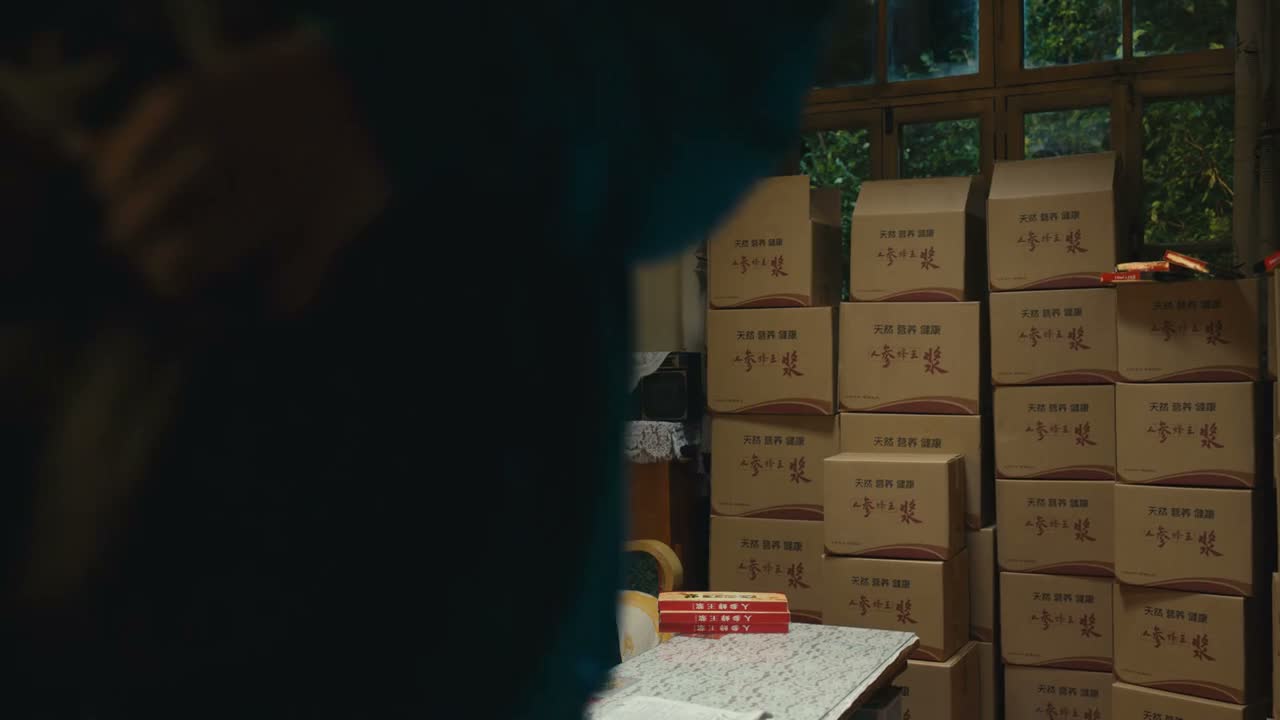 这孩子 还跟你妈叫唤上了