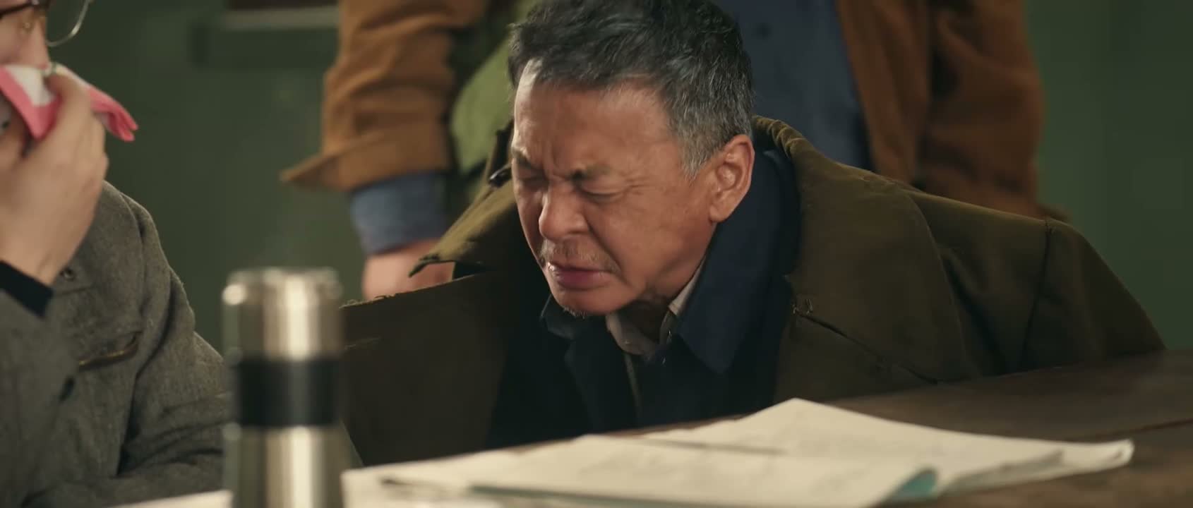 心里有事 昨晚没睡好