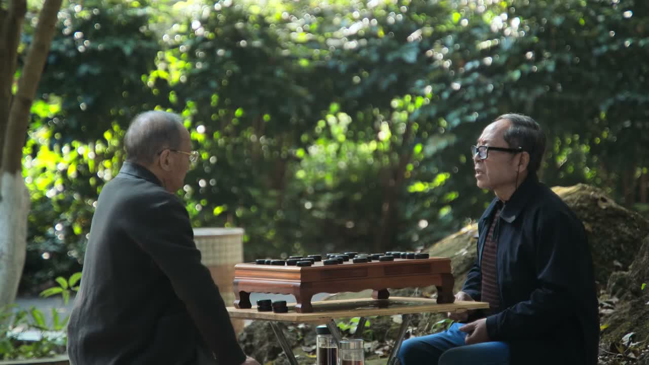 现在呀 谁说话都不好使