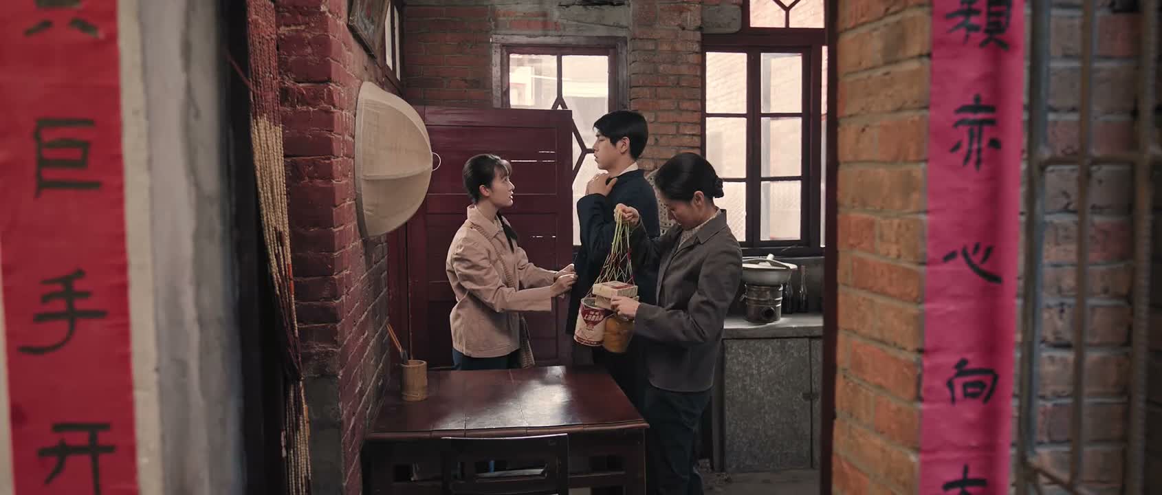 认真地努力地在完成