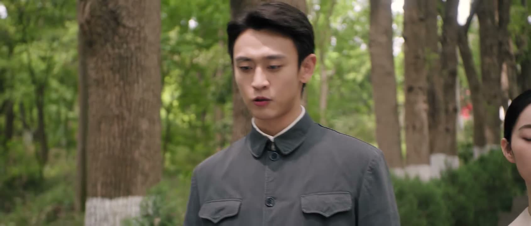 也确实把你当作了她的替身
