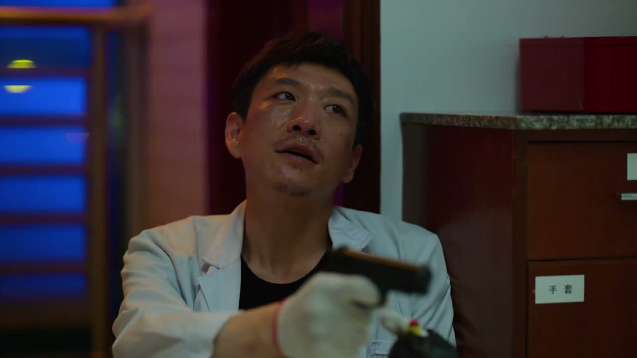 千万别跟她说
