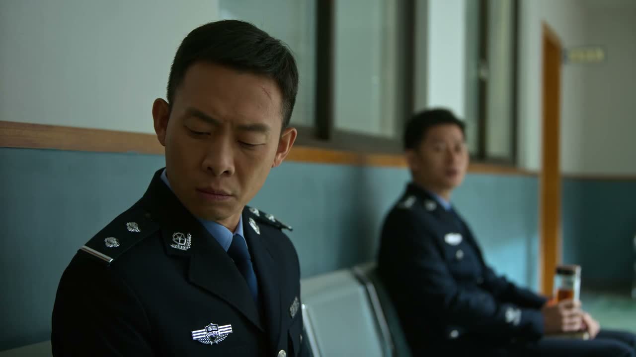 再做几天战友吧