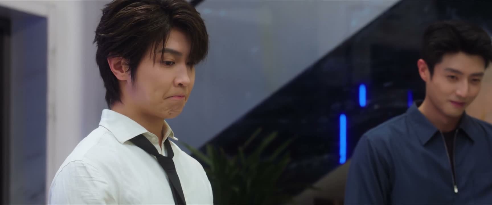 要不要我也带你一起去簪花啊